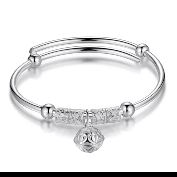 Silvertone Bead Bracelet - Picture 2 of 5